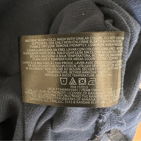 Banana Republic Men's Luxe Touch Performance T-Shirt Navy Blue Medium EUC - Picture 6 of 6